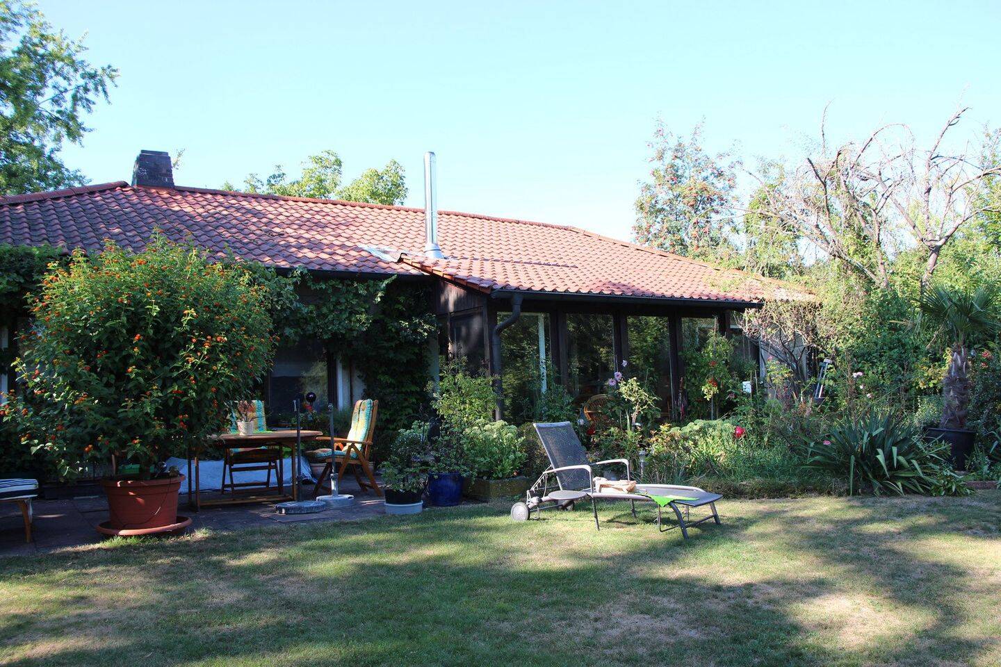Kurzfristig: Wildromantisches Bungalow in großem Garten, 91334 Hemhofen