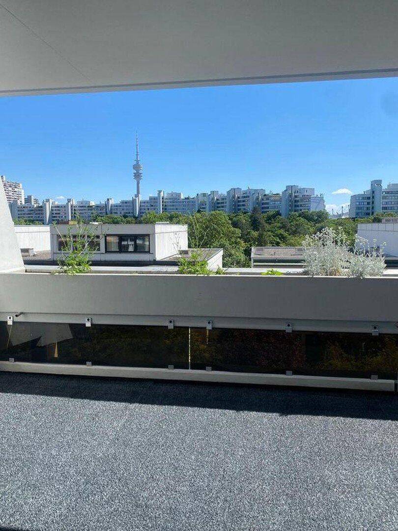 Sanierte 3,5 Zimmer Whg. mit großem Balkon und Kellerabteil, 80809 München (Milbertshofen-Am Hart Neuhausen-Nymphenburg Schwabing-West)
