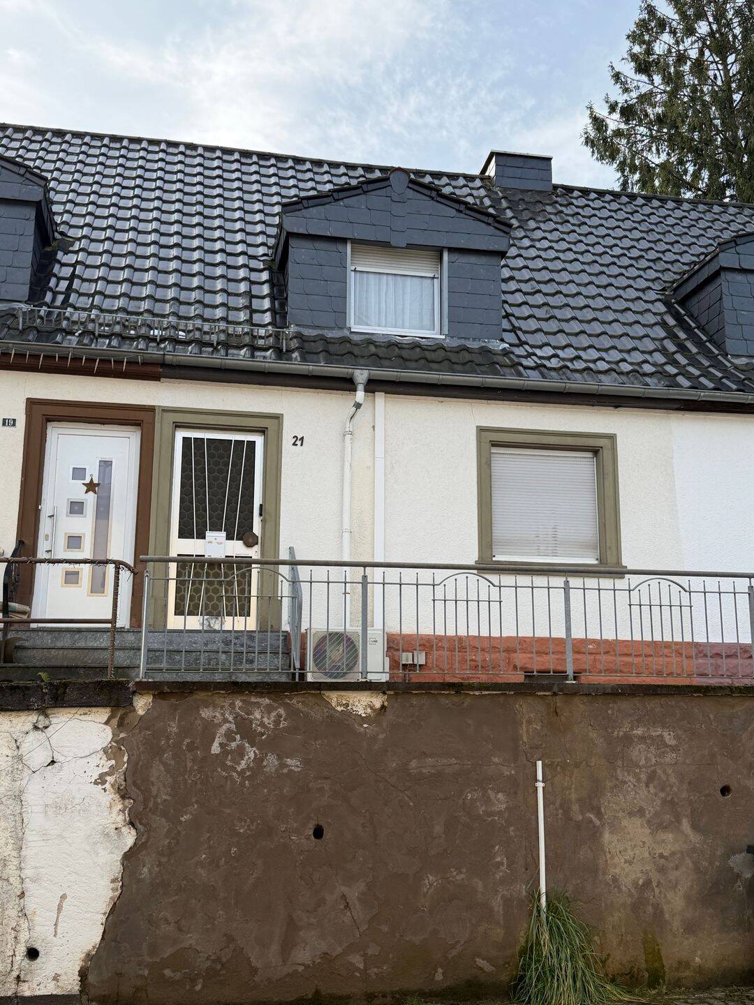 Reihenmittelhaus mit zusätzlichem Gartengrundstück in Schmelz / Michelbach, 66839 Schmelz