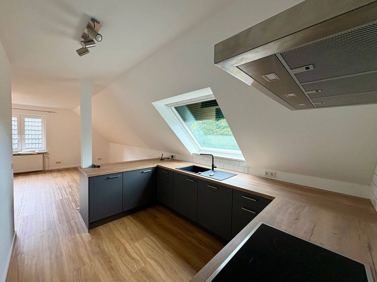 2,5-Zimmer-Wohnung in Niendorf, Erstbezug nach Sanierung, 22455 Hamburg (Eimsbüttel Niendorf Schnelsen)