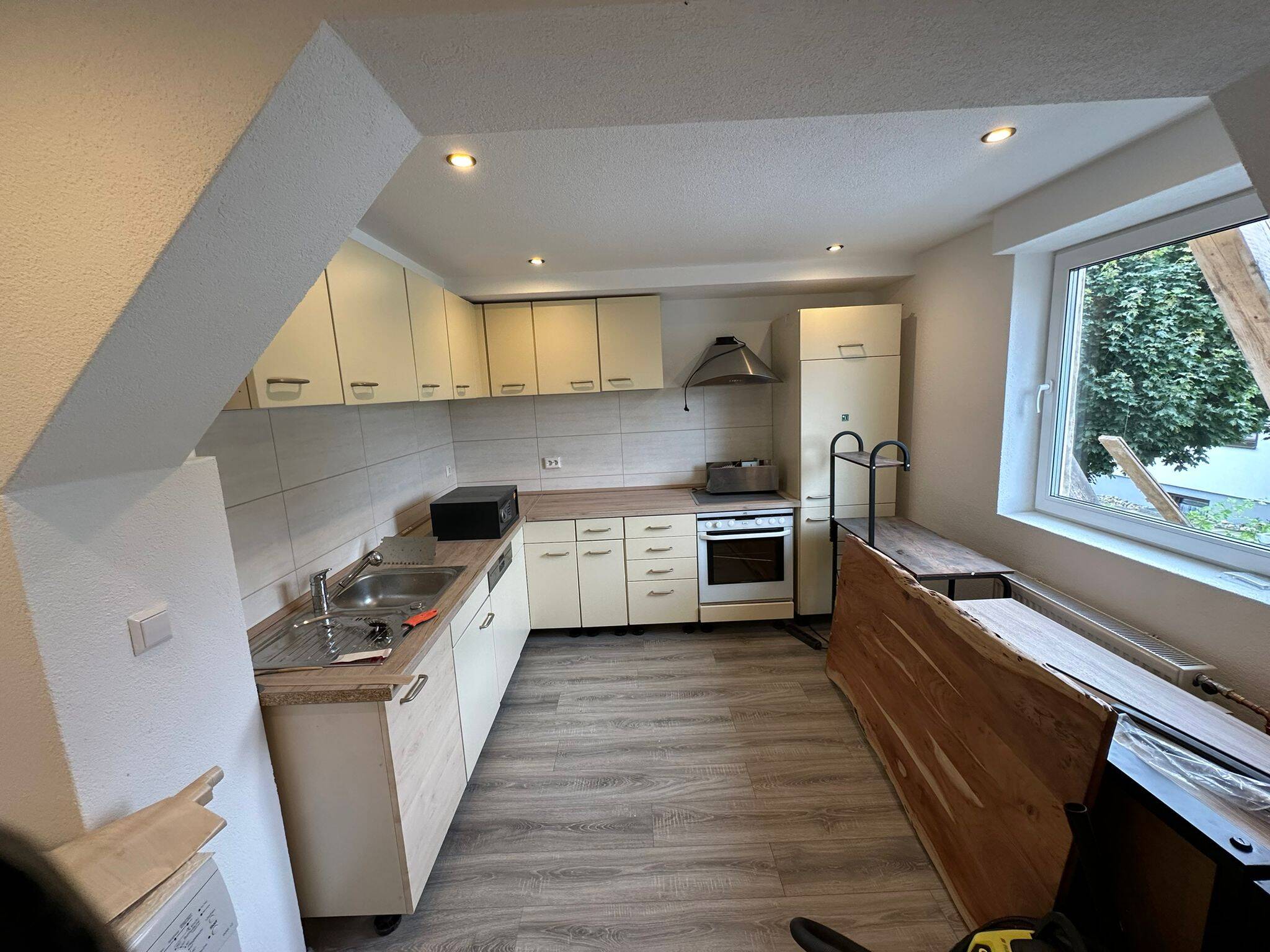 Schöne helle 2 Zimmer Wohnung für Single oder Pendler, 72108 Rottenburg am Neckar