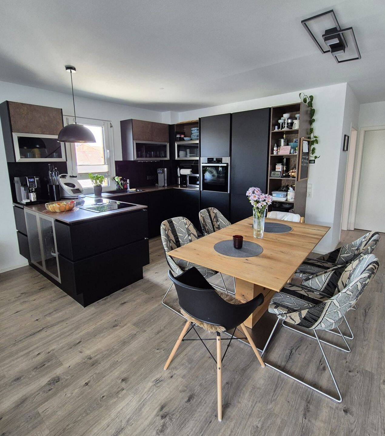 Lichtdurchflutete 4 Zimmer Maisonette-Wohnung mit Charme wartet auf Sie!!, 79189 Bad Krozingen