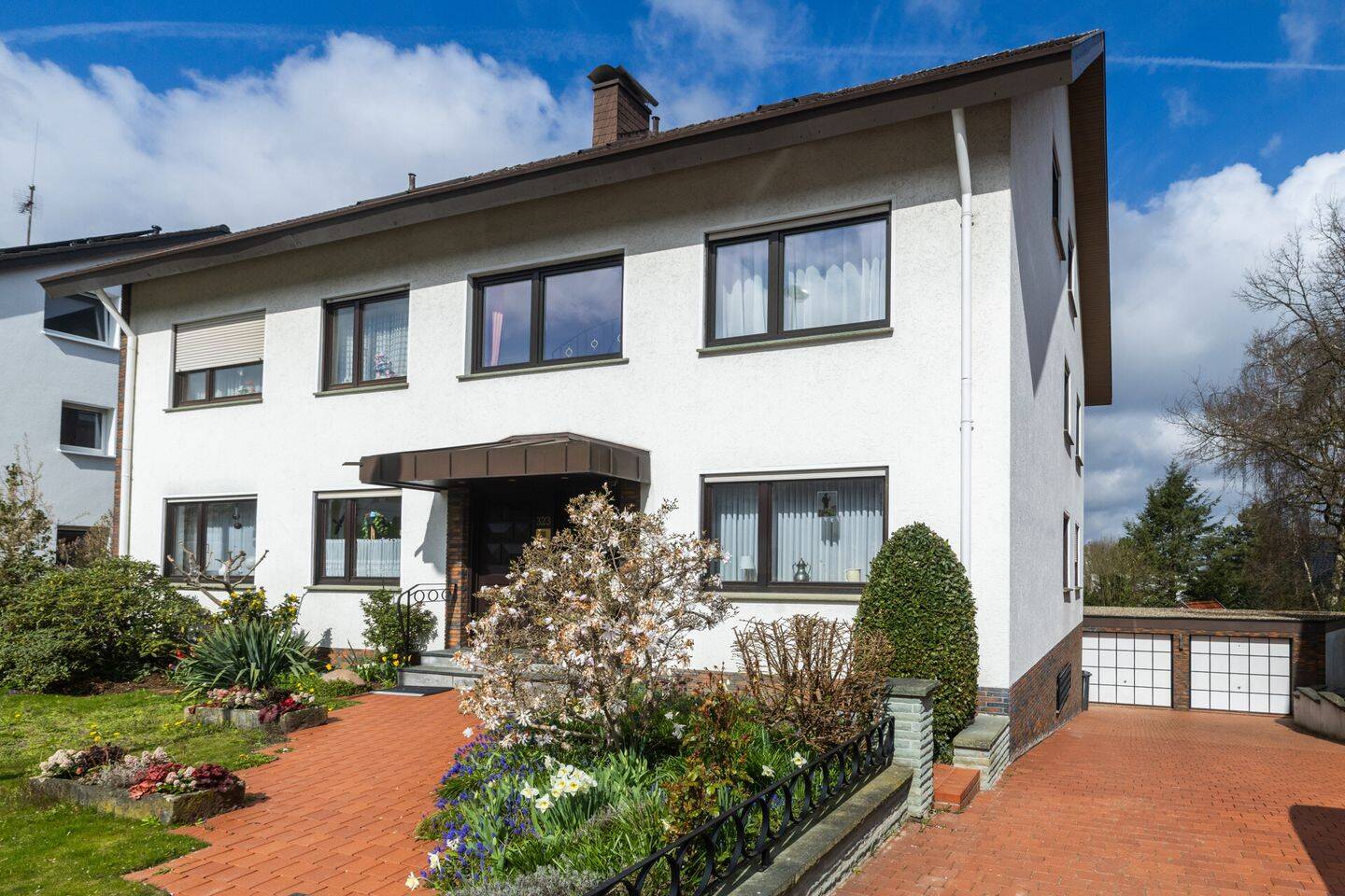 Hochwertiges Mehrfamilienhaus mit Traumgarten, 33605 Bielefeld (Sieker Stieghorst)