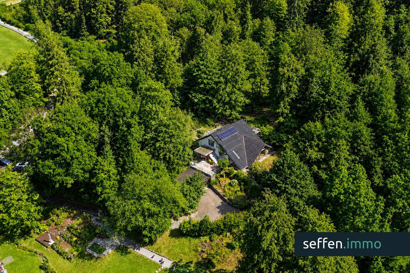 Architektonisches Unikat mit Waldgrundstück in Burscheid-Landscheid, 51399 Burscheid