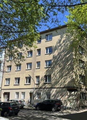 TOP Großes Mehrfamilienhaus mit 12 WE und einem 1 Fam.Haus im Innenhof, 44145 Dortmund (Lindenhorst Mitte)
