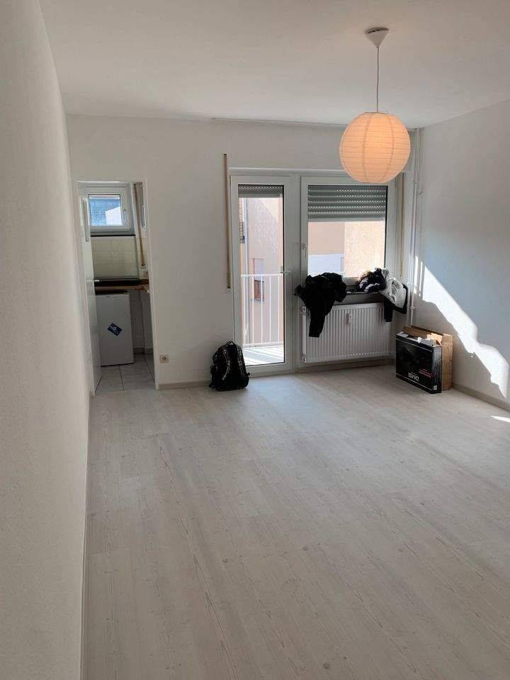 1ZW STUDIO BALKON KÜCHE BAD NÄHE UNIKLINIK LAUFNÄHE ROSSMANN EIFLER REWE PENNY TEDI S BAHN LYONERSTR BUSSE/BAHN SCHWANHEIMERSTR 75 RUHIGE LAGE, 60528 Frankfurt am Main (Niederrad Sachsenhausen Schwanheim)