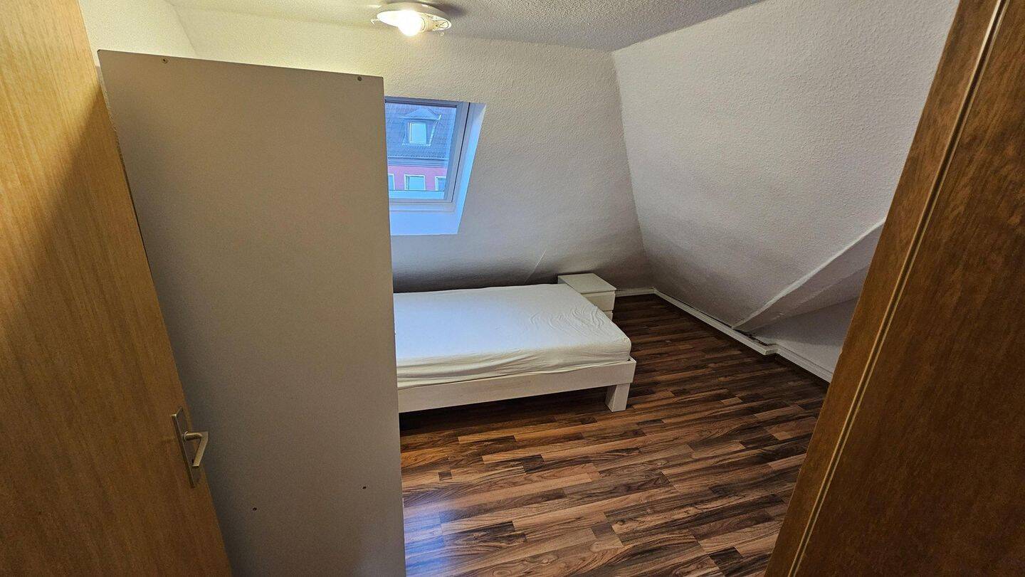 7 m² Vollmöbliertes WG-Zimmer mit Pauschalmiete in zentraler Lage von Frohnhausen, 45145 Essen (Frohnhausen Holsterhausen)