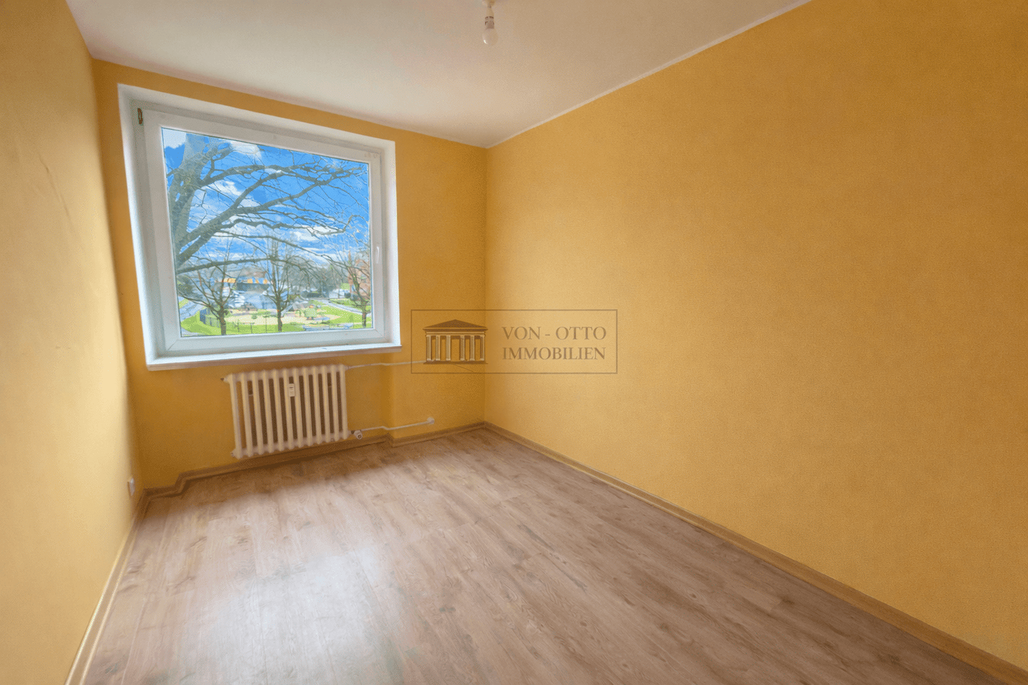 Chancen-Objekt zum Festpreis: 3 Zimmer mit Balkon und großem Potenzial, 21680 Stade