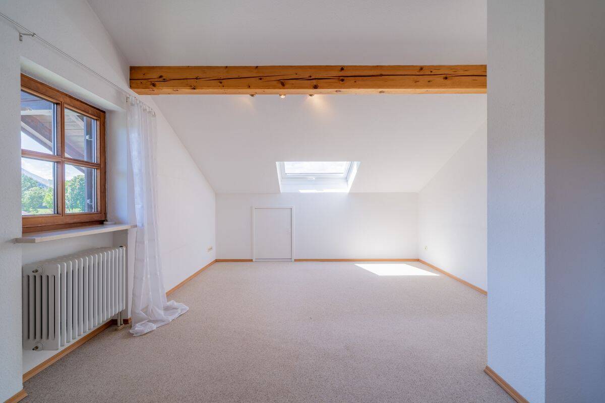 2-Zimmer-Dachgeschosswohnung in idyllischer Wohnlage von Neubeuern, 83115 Neubeuern