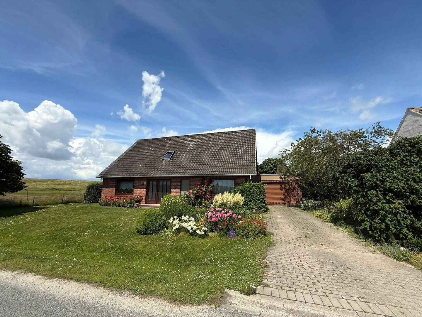 Landhaus in traumhafter Alleinlage | Nordseenähe | Option auf Scheune & Grünland, 25709 Kaiser-Wilhelm-Koog