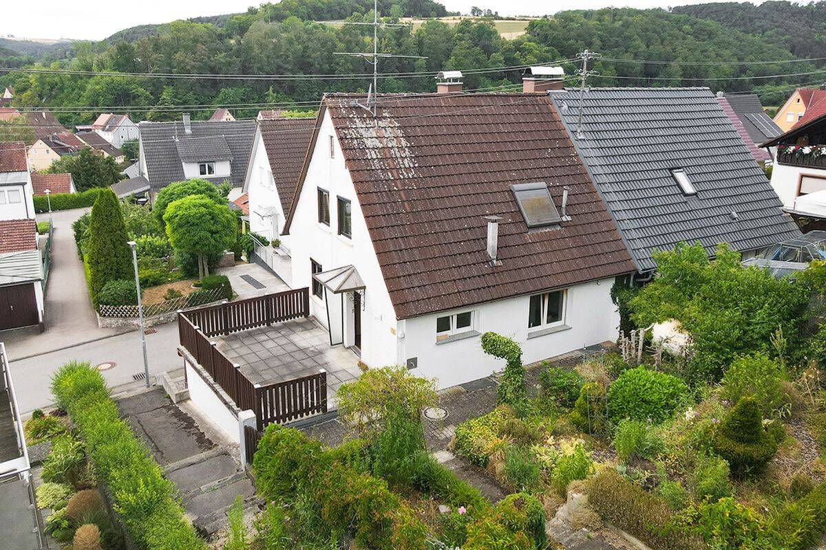 . Mehr als nur vier Wände . Ein Zuhause mit viel Potenzial für ihre Wohnträume, 88529 Zwiefalten