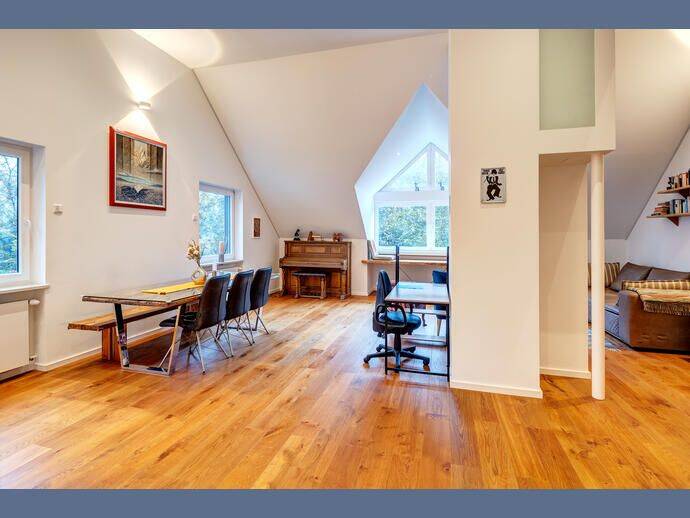 Möbliert: Einzigartige Dachgeschosswohnung über zwei Etagen, 81479 München (Thalk. Obersendl.-Forsten-Fürstenr.-Solln)