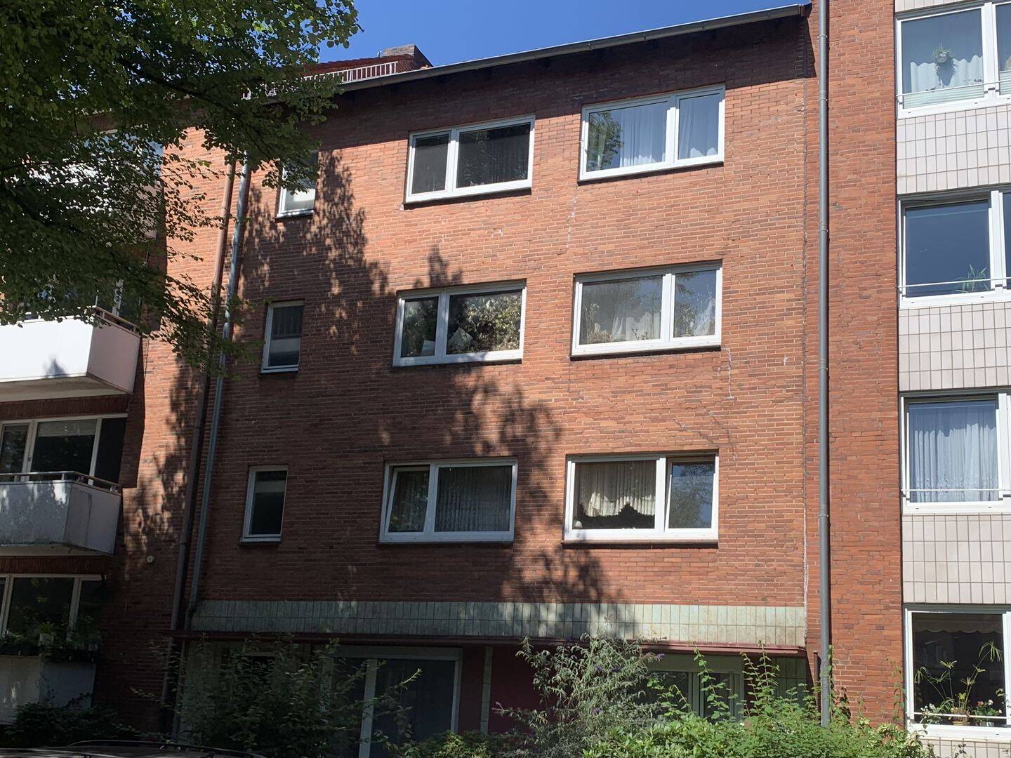 Klassisches Rotklinker-Mehrfamilienhaus in Hamburg Barmbek-Süd, 22081 Hamburg (Hamburg-Nord Barmbek-Süd Uhlenhorst)