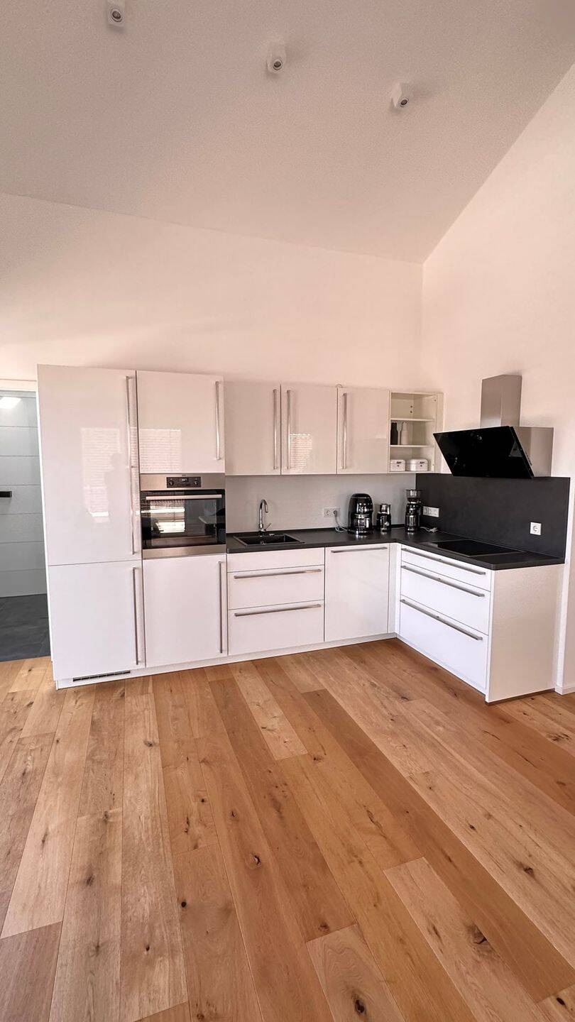 Helle 2-Zimmer-Dachterrassenwohnung – Nachmieter gesucht, 82110 Germering