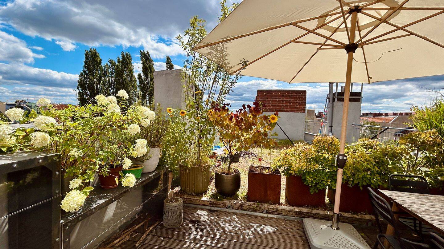 Dachgeschosswohnung mit 20qm -Dachterrasse, Kamin & Aufzug in verkehrsberuhigtem Bereich in Moabit, 10551 Berlin (Mitte Moabit)