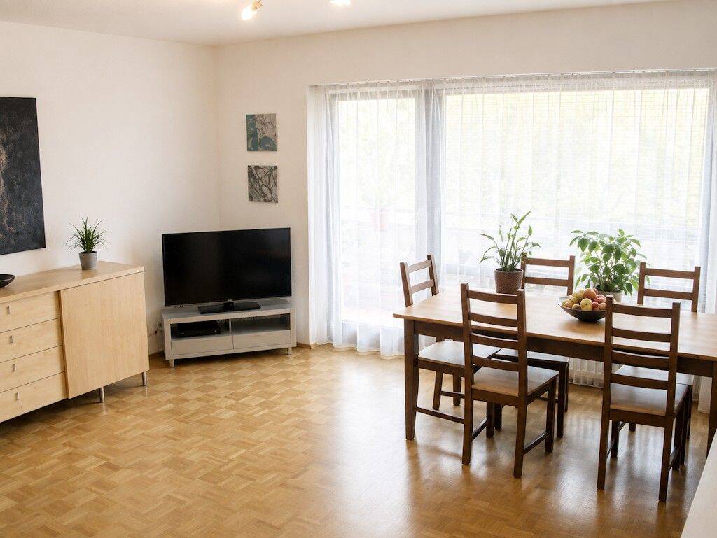 Renovierte 4-Zimmer-Wohnung mit Balkon in Neuhausen, 80637 München (Moosach Neuhausen-Nymphenburg)