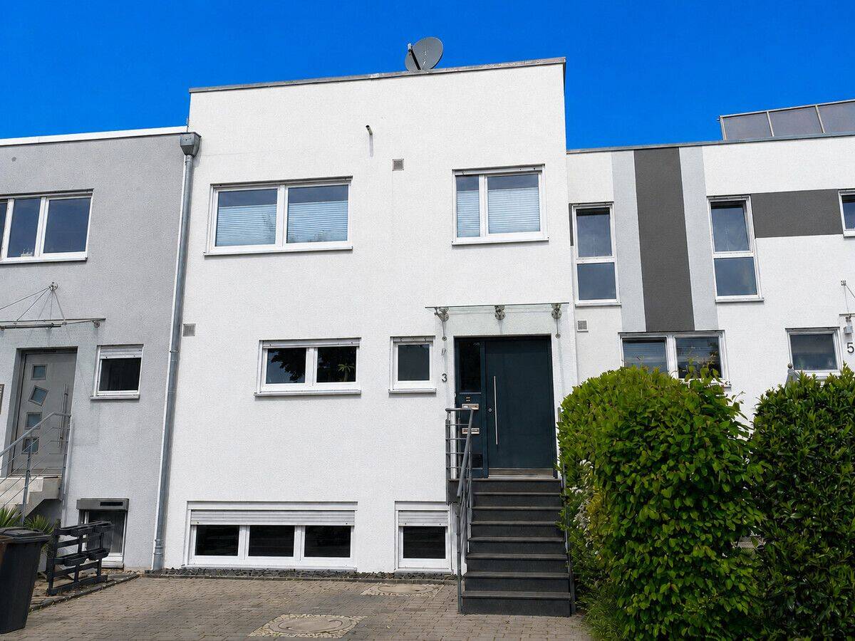 Modernes Familienhaus mit viel Wohnfläche, traumhafter Dachterrasse und Tiefgarage in ruhiger Lage, 71711 Steinheim an der Murr