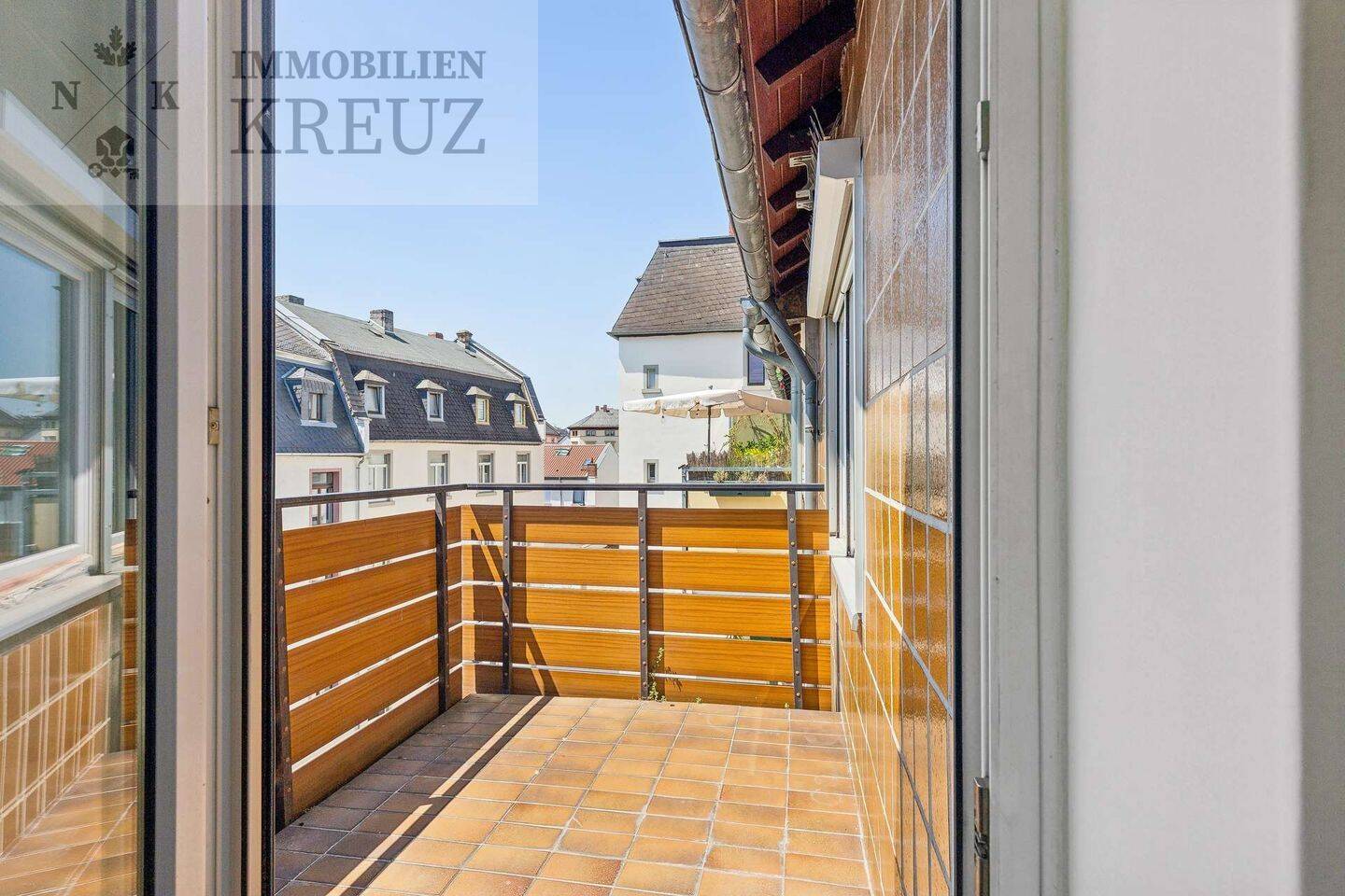 Helle Stadtwohnung mit Balkon, Aufzug und Stellplatz in Frankfurt-Sachsenhausen, 60594 Frankfurt am Main (Sachsenhausen)