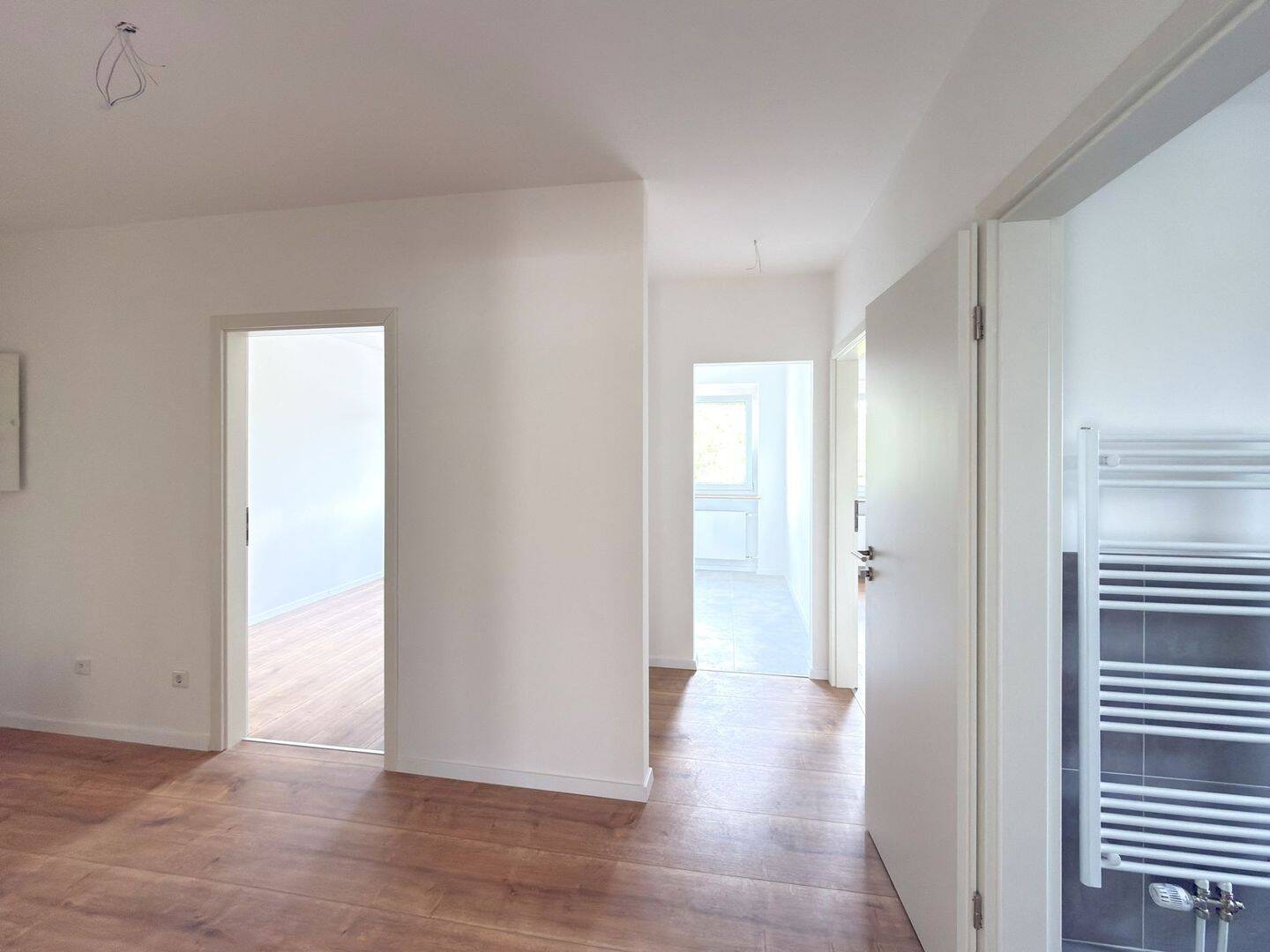 Erstbezug nach Sanierung: Helle 3,5-Zimmer-Wohnung mit Weitblick in zentraler Erlanger Lage, 91058 Erlangen (Bruck Eltersdorf Erlangen-Süd Sebaldussiedlung Tennenlohe)