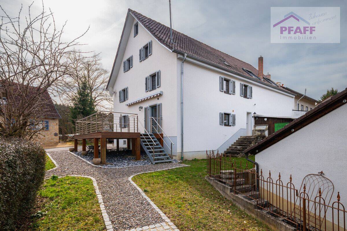 Endlich ankommen? In Uttenhofen! Kernsaniertes EFH, angebaut mit Brandschutzmauer an Nachbarhaus, 78250 Tengen