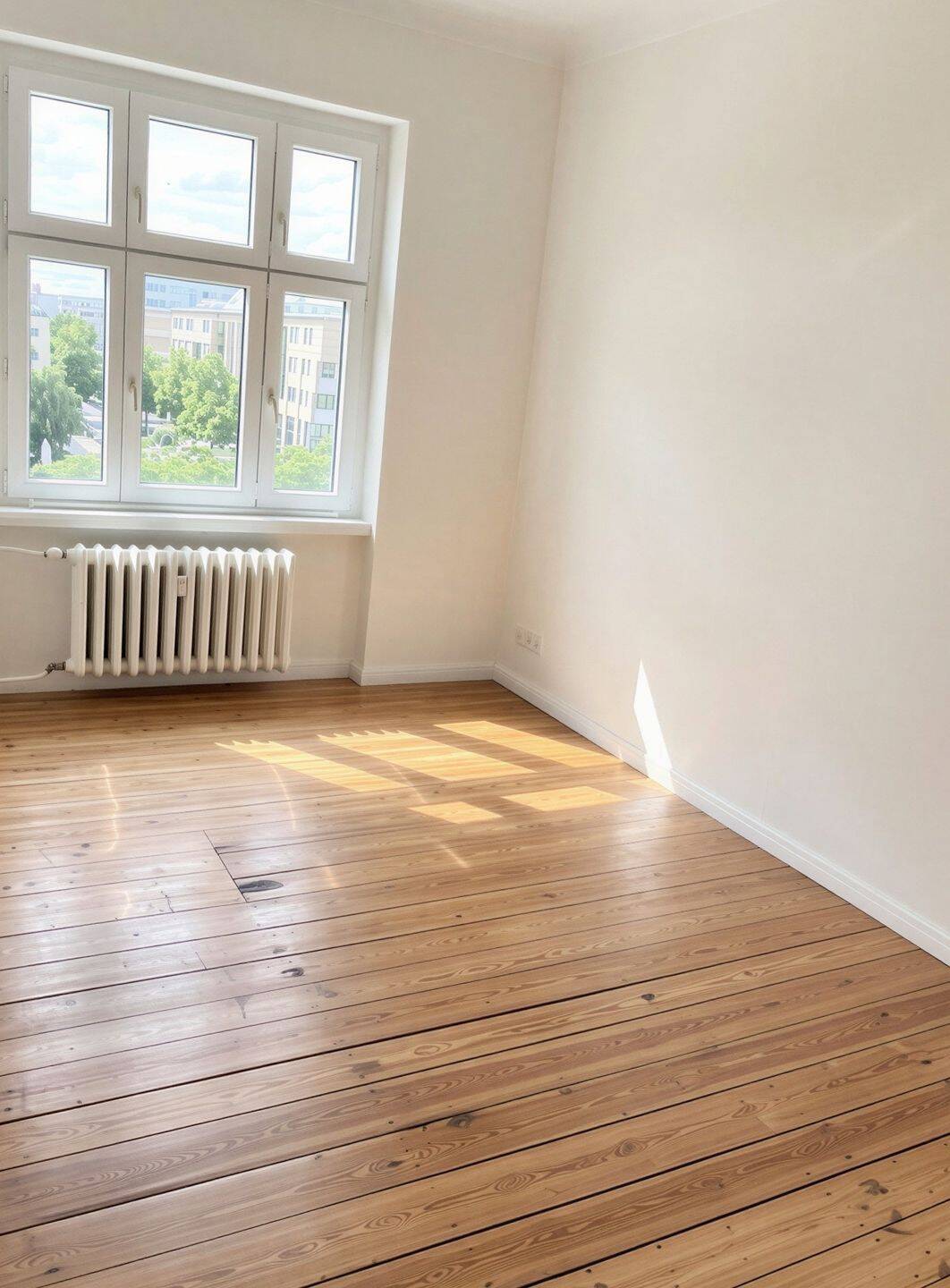 Einziehen statt warten – Helle 2-Zimmer-Wohnung mit Charme & Dielenboden, 10715 Berlin (Charlottenburg-Wilmersdorf Wilmersdorf)