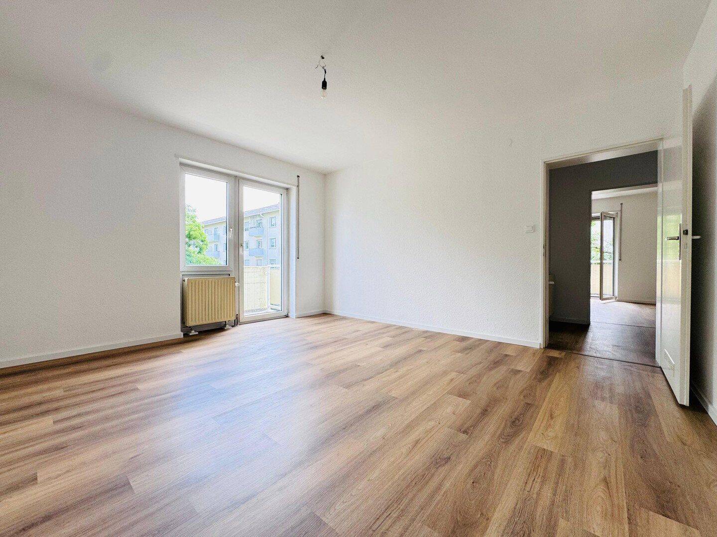 Provisionsfrei: Modernisierte 3-Zimmer-Wohnung mit 2 Balkonen, saniertem Bad und Hobbyraum, 67061 Ludwigshafen am Rhein (Mitte Süd)
