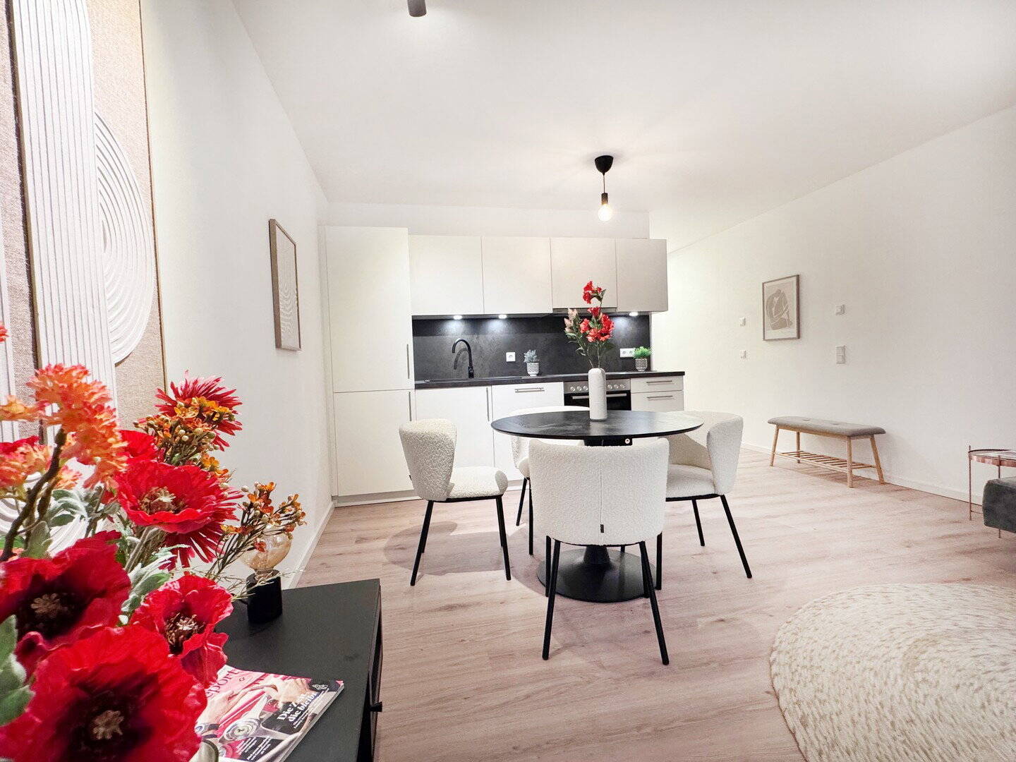 **2 Monate mietfrei** 2-Zimmer-Wohnung mit Balkon und Einbauküche, 90439 Nürnberg (Großreuth bei Schweinau Schweinau Sankt Leonhard Sündersbühl)