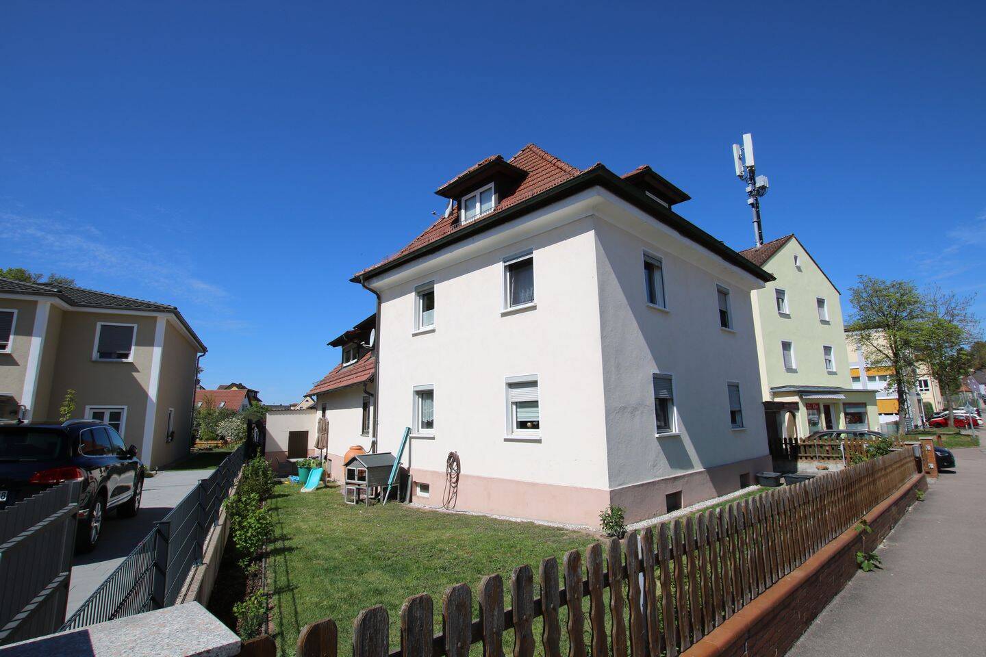 OH-159-26 Vermietetes Mehrfamilienwohnhaus im Kreuzbergviertel von Schwandorf, 92421 Schwandorf