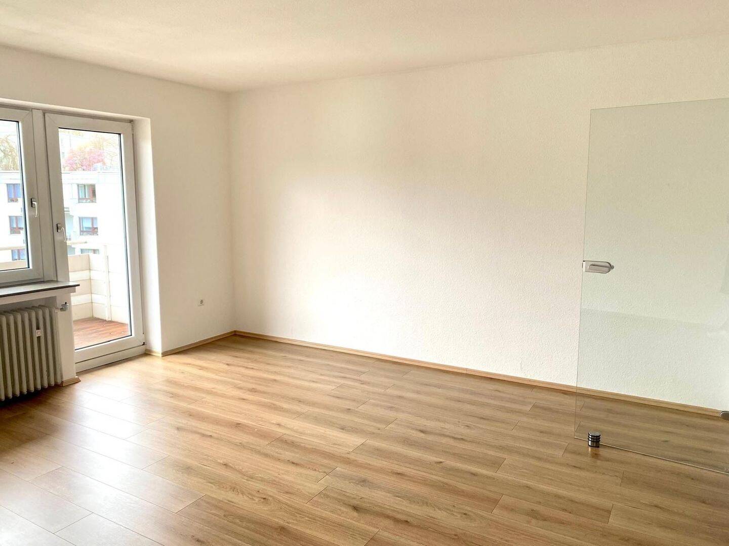 Renovierte 3 Zimmer Wohnung mit Einbauküche, Balkon und Garage, 58511 Lüdenscheid