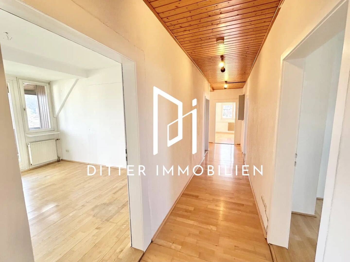 Altbau Dachgeschosswohnung mit Balkon und Stellplatz, 97941 Tauberbischofsheim