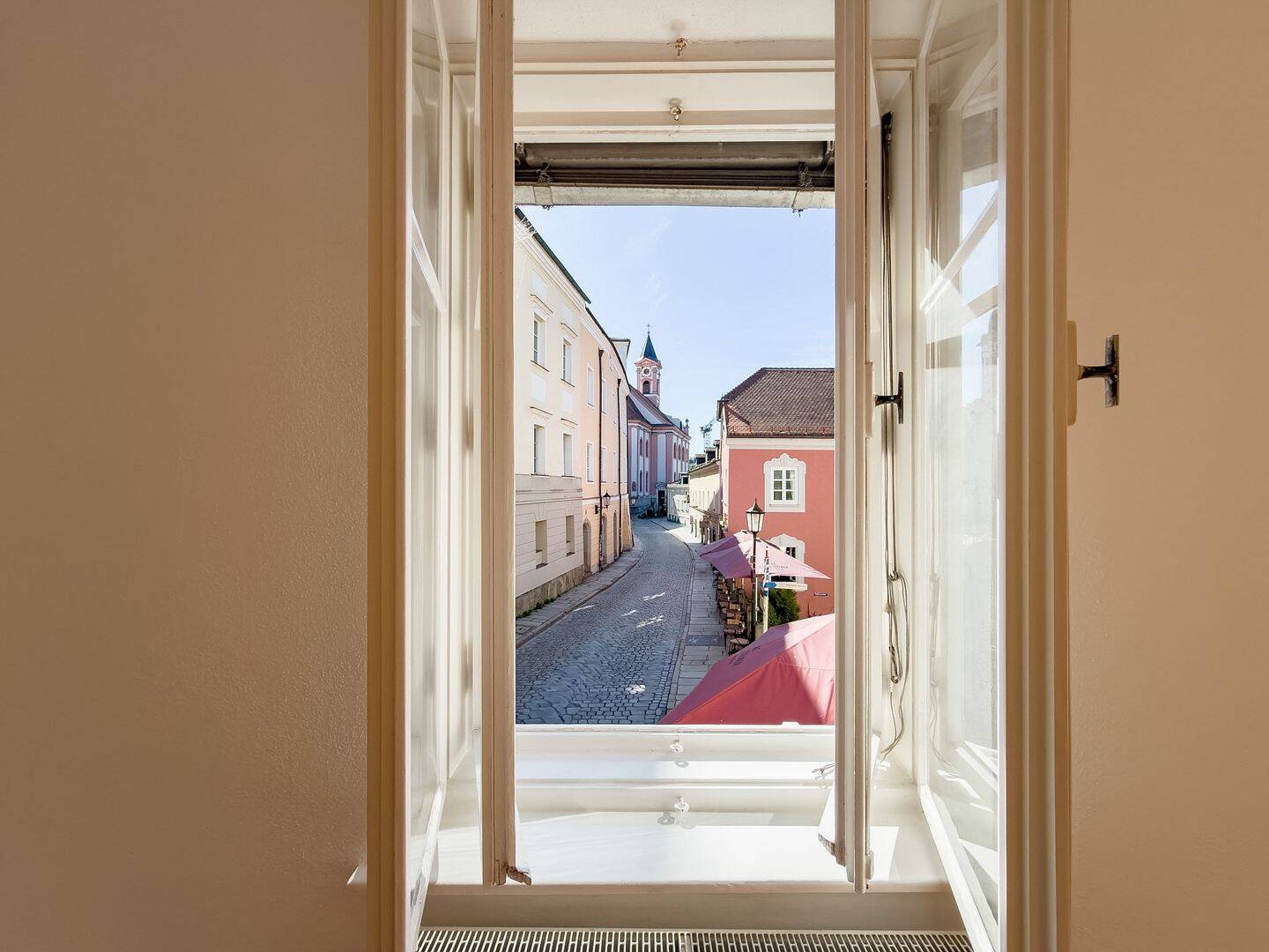 85 m² Altbaucharme – zentral, großzügig und mit Kaminofen, 94032 Passau (Altstadt Haidenhof-Nord Haidenhof-Süd Innstadt)