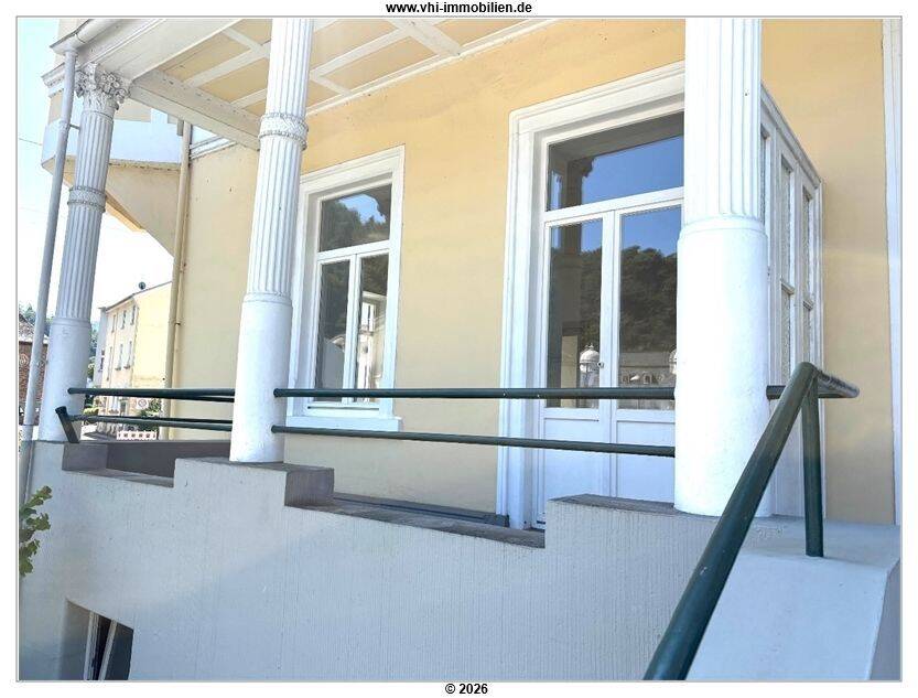 Einmaliger Altbaucharme! Großzügige 4-Zimmer-Wohnung mit 2 Balkonen, 56130 Bad Ems