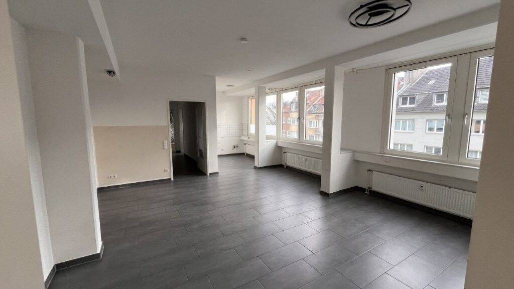 Renovierte schöne, große 3-Zimmerwohnung in Grafenberg, 40629 Düsseldorf (Gerresheim Grafenberg Hubbelrath Ludenberg Rath)