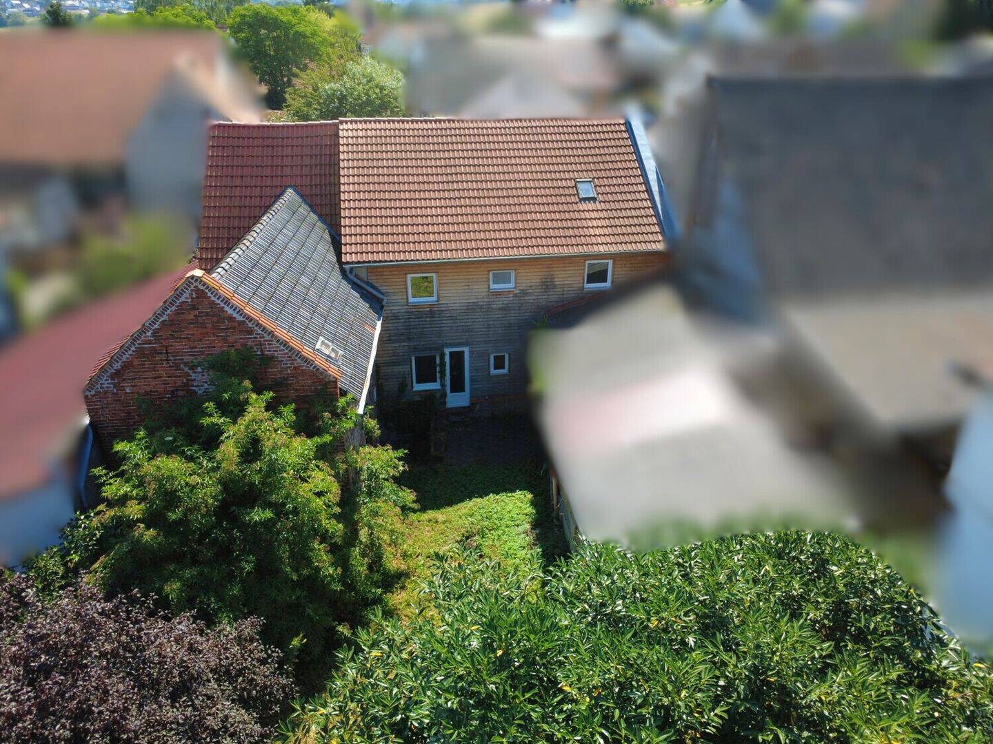 Bezugsfertiges Wohnensemble mit hochwertig ausgebautem Nebengebäude & weiterem Entwicklungspotenzial, 35315 Homberg (Ohm)