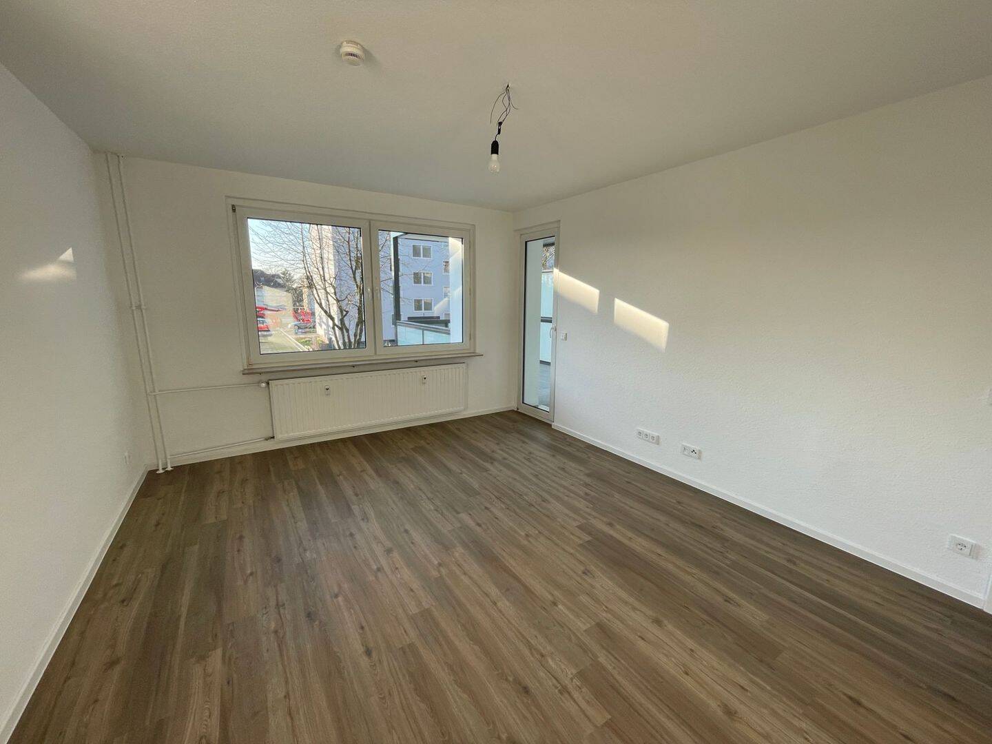 großer Balkon, Neubezug nach Modernisierung, 47178 Duisburg (Alt-Walsum Overbruch Vierlinden)