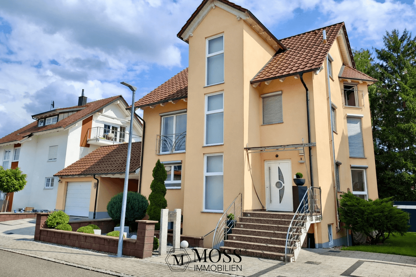 Freistehendes Einfamilienhaus mit Einliegerwohnung in ruhiger Lage als Ort zum Ankommen, 78224 Singen (Hohentwiel)