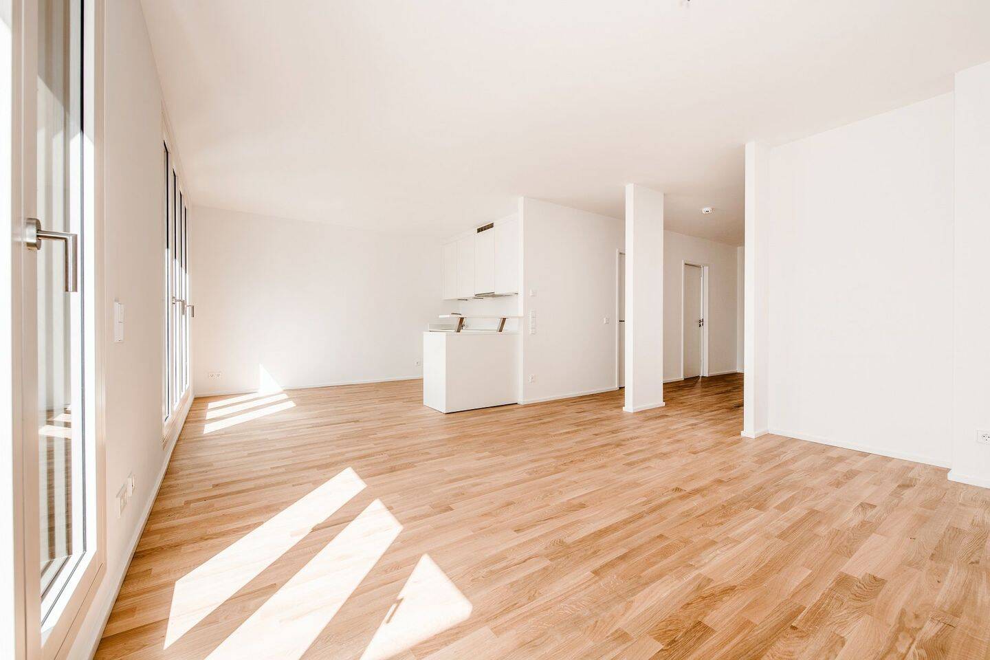 3-Zimmer-Wohnung mit Terrasse und EBK, 80997 München (Allach-Untermenzing Moosach Pasing-Obermenzing)