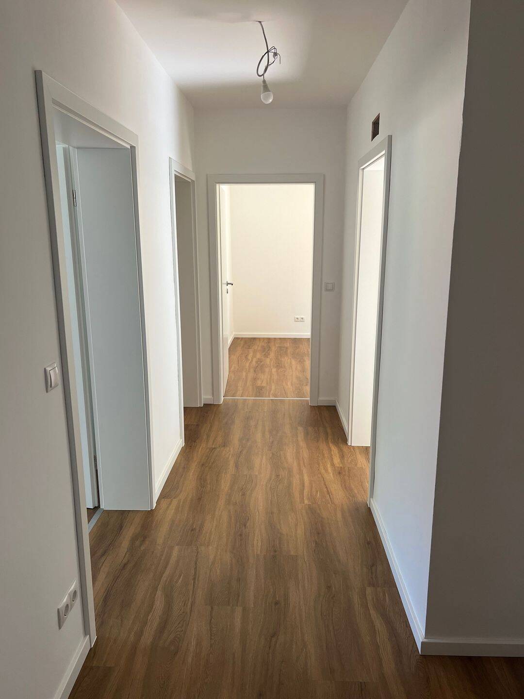 Vollständig renovierte 3 Zimmerwohnung mit Balkon in zentraler Lage mit zusätzlichem Hobbyraum, Keller und Dachboden, 90408 Nürnberg (Großreuth h. d. Veste Gärten h. d. Veste Maxfeld Nordbahnhof Sankt Johannis)