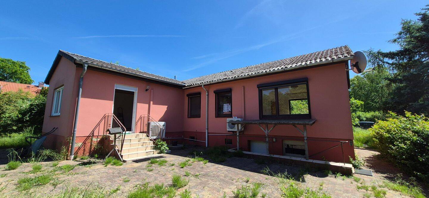 Direkt am Elbdeich * Kleiner, feiner Bungalow auf großem Grundstück mit EBK, Kamin und Garage, 29478 Höhbeck