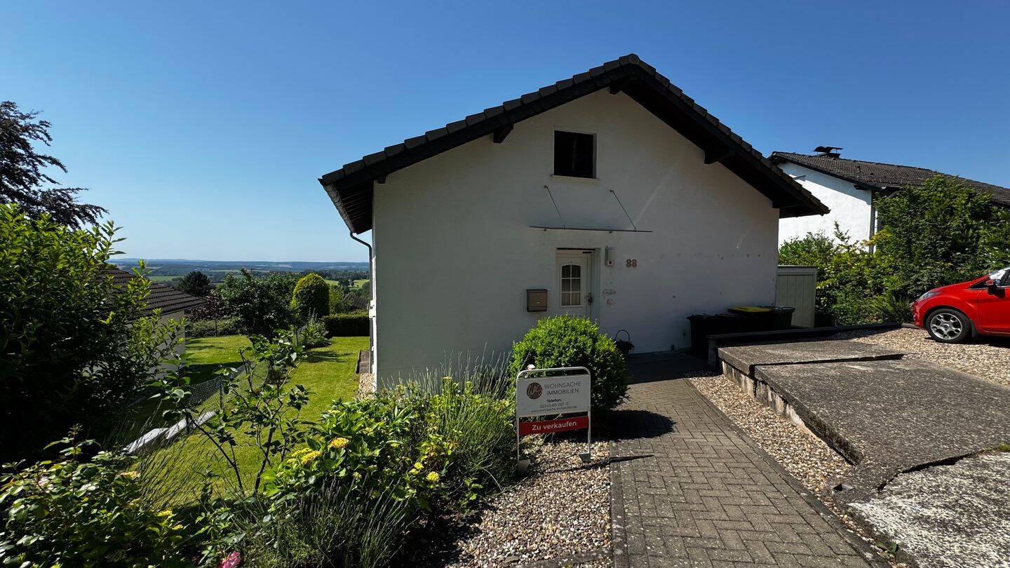 Fernblick inklusive – gepflegtes Einfamilienhaus mit Garten und zusätzlichem Grundstück, 53804 Much