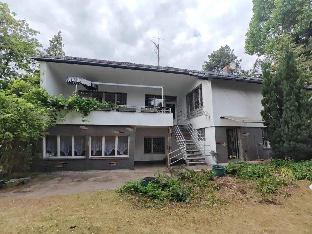 1-2 FH/MGH,Terrassen,überdachtem Außenpool,4 Garagen – alternativ Abrissgrundstück zur Neubebauung., 13467 Berlin (Reinickendorf Hermsdorf)
