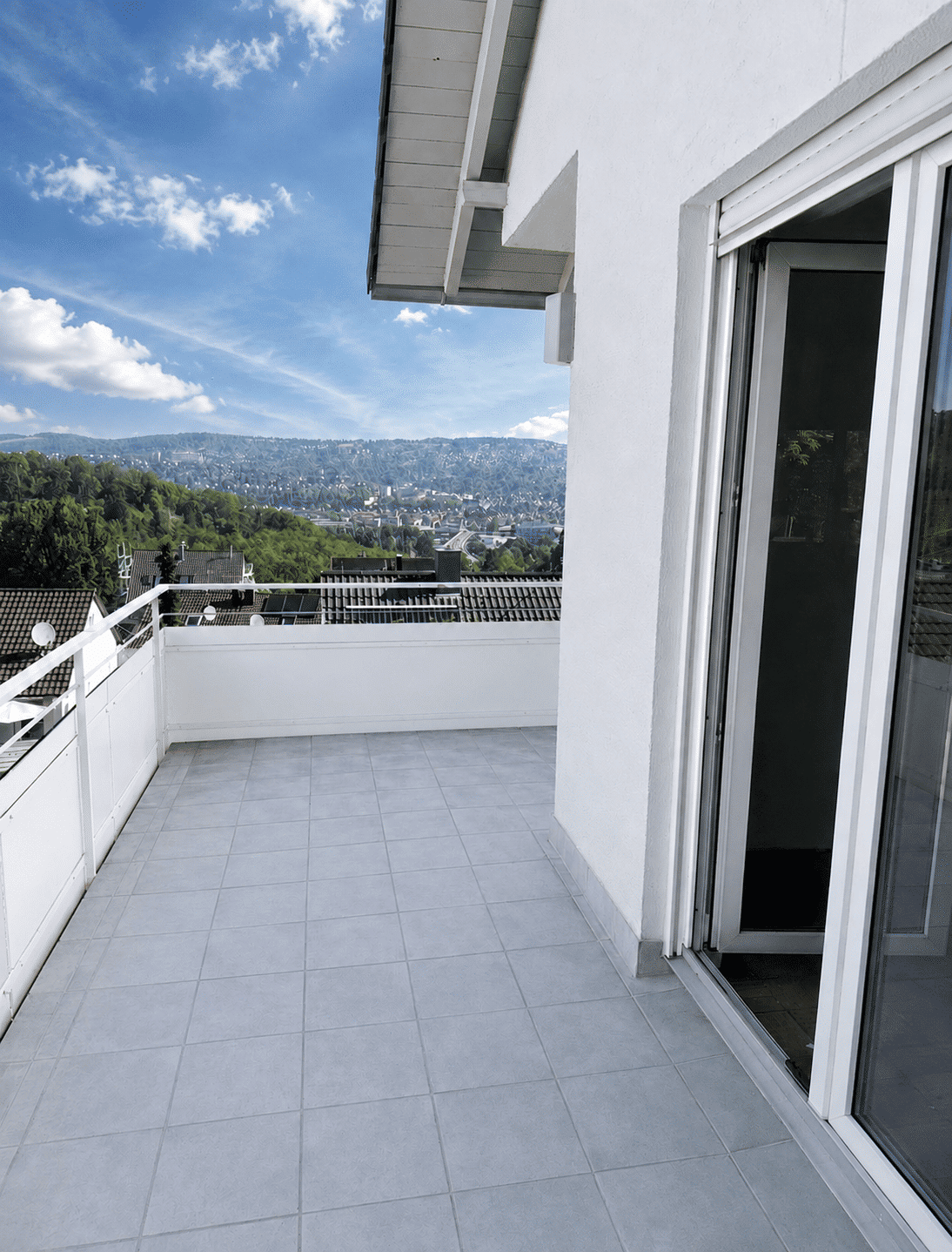 Beeindruckende, helle 4 Zimmer Wohnung mit Blick über Esslingen nähe Stuttgart (provisionsfrei), 73734 Esslingen am Neckar
