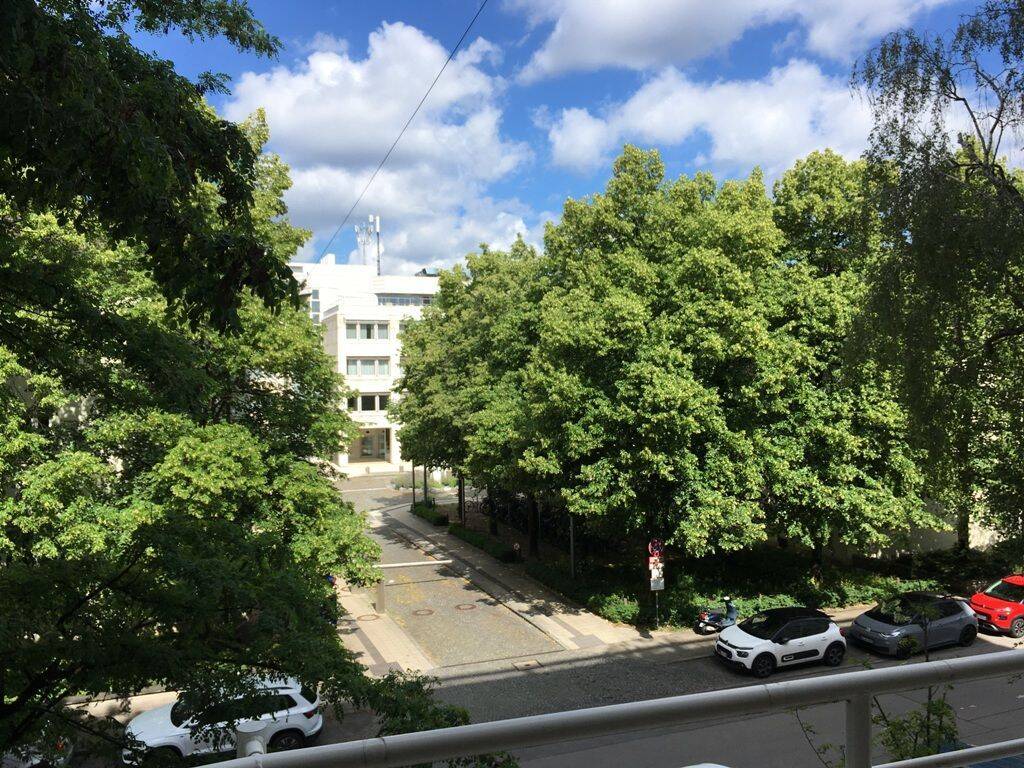 Großzügige Dreizimmer-Wohnung in ruhiger Lage Maxvorstadt, 80797 München (Maxvorstadt Milbertshofen-Am Hart Neuhausen-Nymphenburg Schwabing-West)