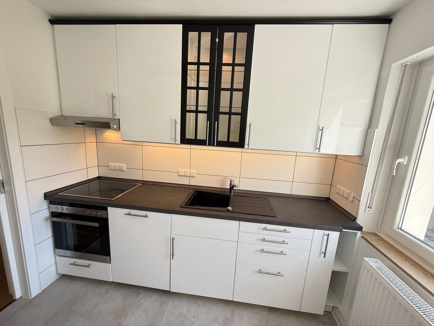 Erstbezug nach Komplettsanierung, 4-Zimmer-Wohnung mit Fensterbad, EBK, Balkon und Einzelgarage in der Innenstadt von Kitzingen ab sofort verfügbar, 97318 Biebelried