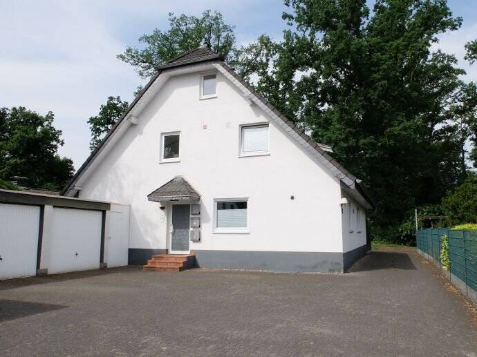 Köln-Wahnheide! Teilmöbliert! Sonnige 3-Zimmerwohnung im 3-Parteienhaus, Balkon, Fußbodenheizung und Einbauküche!, 51147 Köln (Porz)