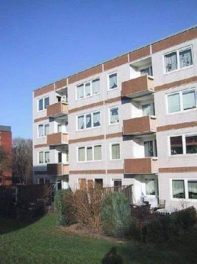 Gut geschnittene 3,5-Zi.-Wohnung mit Einbauküche & Gäste-WC, 23843 Bad Oldesloe