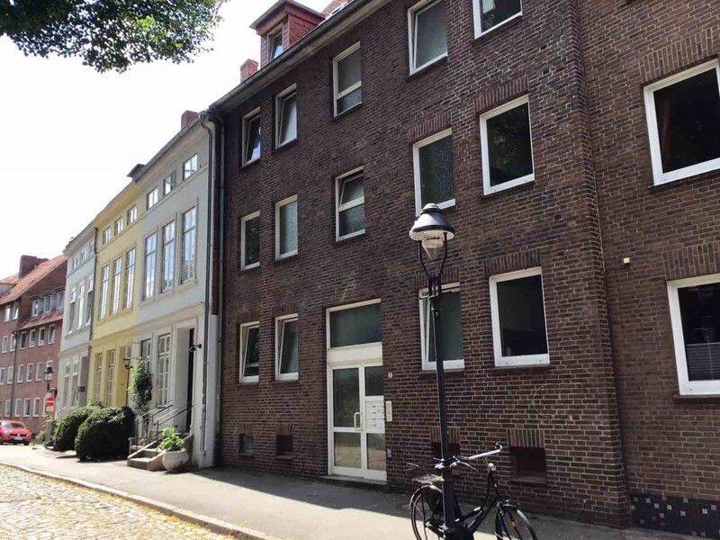Wohn(t)raum: saniertes 1-Zimmer-Appartment mit Balkon inmitten der Altstadt, sofort anmietbar!, 23552 Lübeck (Innenstadt)