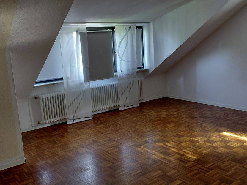Helle Dachgeschosswohnung in ruhiger Lage in Koblenz-Rübenach, 56072 Koblenz (Güls Metternich Rübenach)