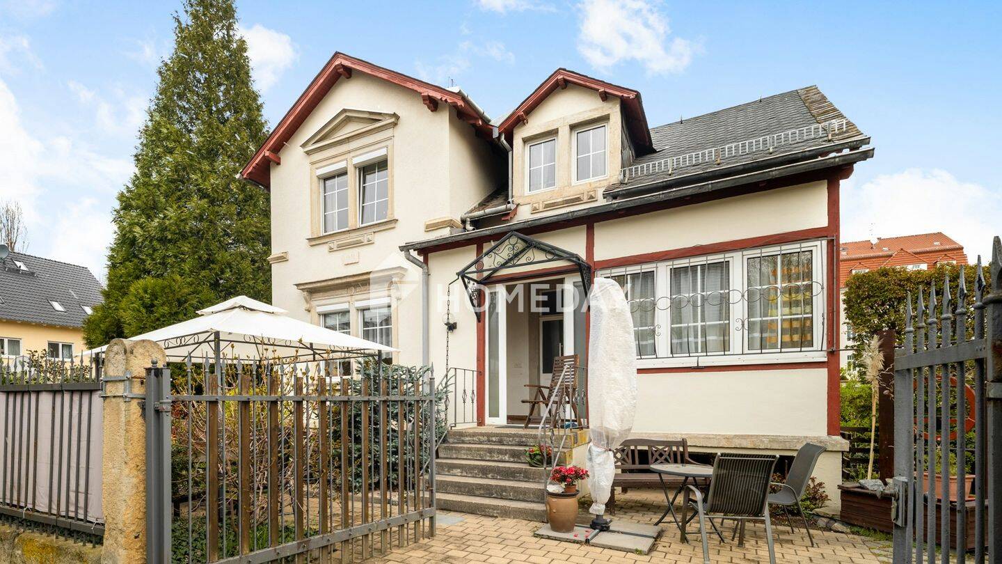 Stilvolle Stadtvilla mit acht Zimmern, vielen Highlights und bestehendem Wohnrecht