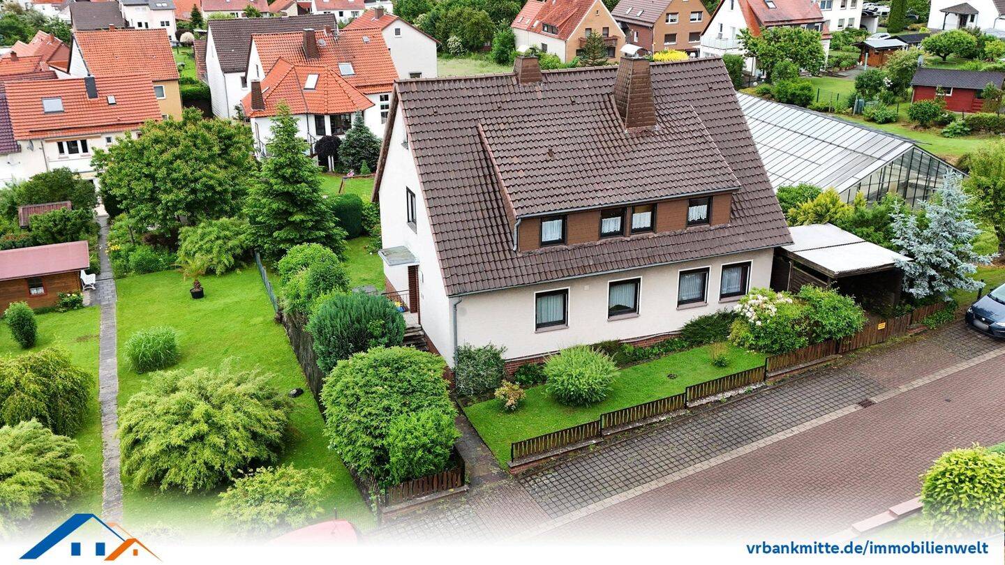 Vielseitiges Zweifamilienhaus mit Garten und Fernblick, 37434 Bilshausen